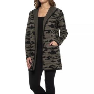 RACHEL ZOE
Camouflage Print V-Neck cardigan hooded Sweater size XS